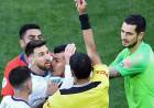 LIONEL MESSI LA SACÓ BARATA: LE DIERON UNA FECHA DE SUSPENSIÓN Y U$S 1500 POR LA ROJA CONTRA CHILE
