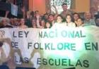 AHORA LAS ESCUELAS DEBERÁN ENSEÑAR FOLCLORE