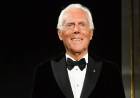 GIORGIO ARMANI CONVIRTIÓ TODA SU PRODUCCIÓN DE MODA EN CAMISOLINES PARA LOS PROFESIONALES DE LA SALUD 