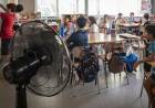 OLA DE CALOR: “HAY QUE IR A LA ESCUELA Y DAR CLASES EN EL PATIO O VENTILAR” DIJO PERCZYK