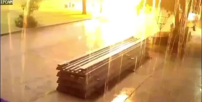 VILLA MERCEDES: VIDEO CUANDO UN JOVEN FUE ALCANZADO POR UN RAYO