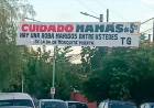 PASACALLE FRENTE A UNA ESCUELA ADVIERTE A LAS MAMÁS SOBRE LA “ROBA MARIDOS”
