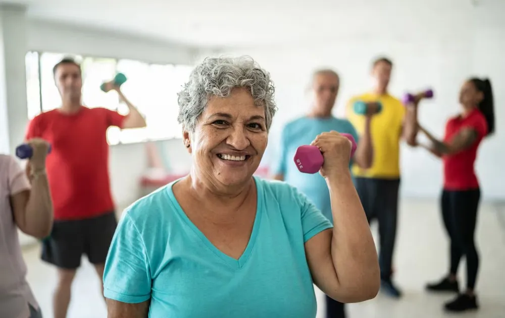 PÉRDIDA MUSCULAR DESPUÉS DE LOS 40: ALIMENTOS Y NUTRIENTES ESENCIALES