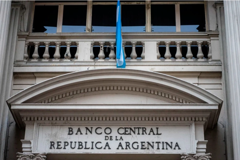 EL BANCO CENTRAL VOLVIÓ A VENDER DÓLARES PARA FRENAR LA SUBA DEL TIPO DE CAMBIO