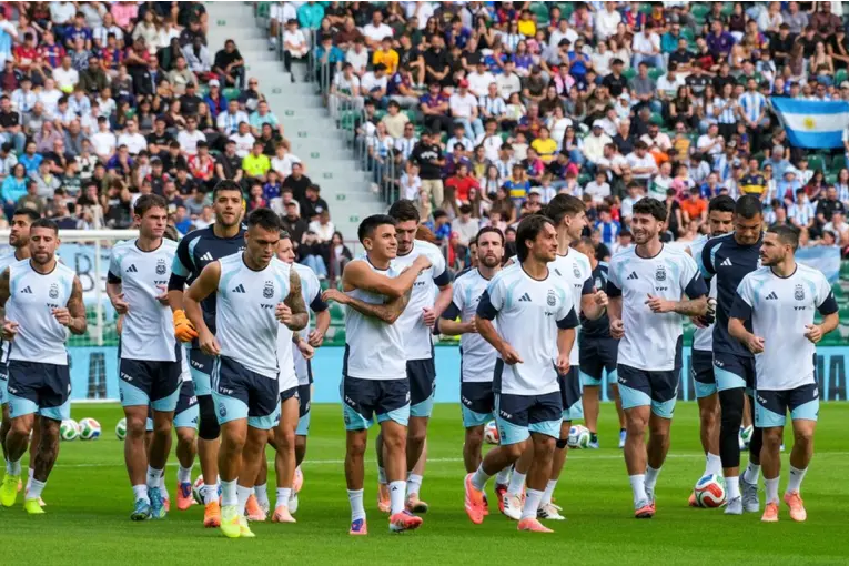 MÁS DE 20 MIL HINCHAS ACOMPAÑARON A LA SELECCIÓN ARGENTINA EN ELCHE