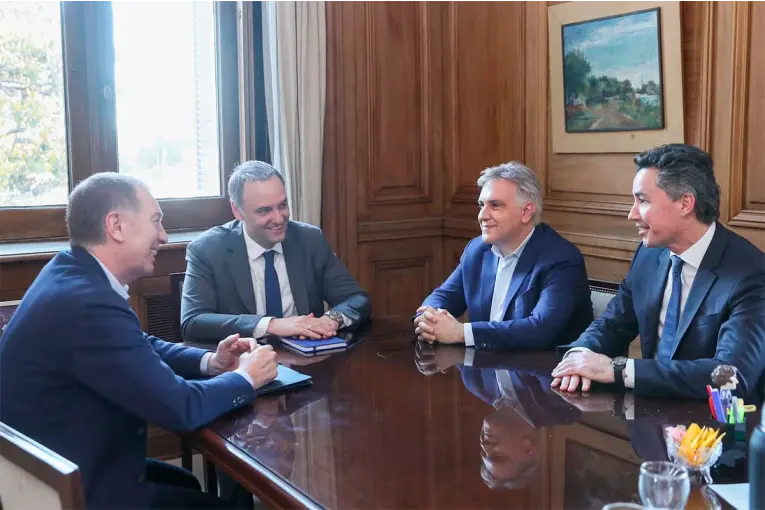 EL GOBIERNO BUSCA ASEGURAR EL DICTAMEN DEL PRESUPUESTO ANTES DEL 15 DE DICIEMBRE