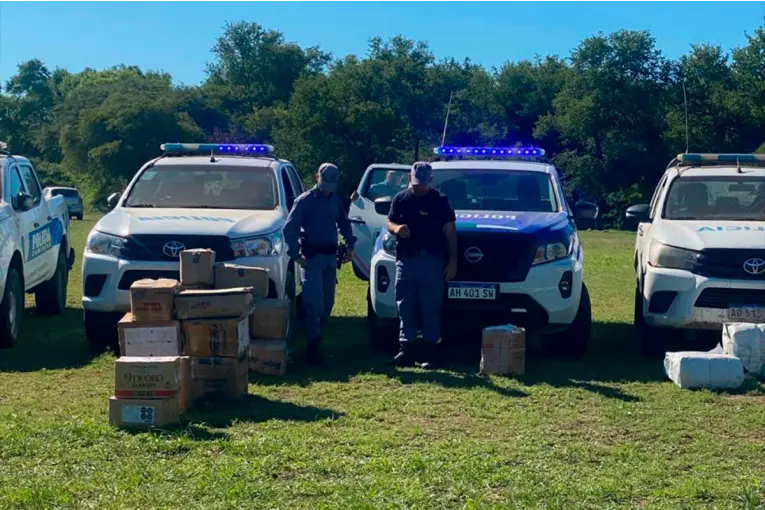 DETUVIERON A SIETE POLICÍAS POR ROBAR 9 KILOS DE COCAÍNA DURANTE UNA QUEMA JUDICIAL EN CHACO
