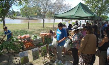 FERIA DE PEQUEÑOS Y MEDIANOS PRODUCTORES EN VILLA MERCEDES