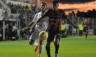 EL TOMBA SE LO EMPATÓ AL PATRÓN EN PARANÁ