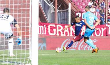 LANÚS CONSIGUIÓ DAR VUELTA LA SERIE Y ESTÁ EN LOS OCTAVOS DE FINAL