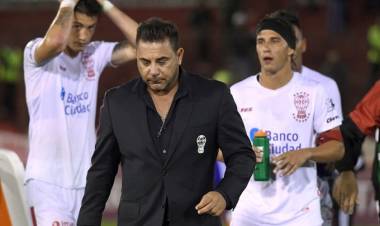 HURACÁN SE DESPIDIÓ DE LA LIBERADORES Y MOHAMED RENUNCIÓ