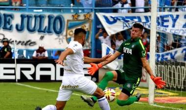 EL DECANO SE HIZO MONUMENTAL EN TUCUMÁN Y DIO VUELTA LA SERIE