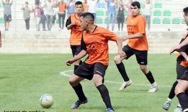 CAYÓ UNO DE LOS PUNTEROS Y SAN JOSÉ SE MANTIENE FIRME, GOLEÓ Y MANDA EN EL FÚTBOL DE ASCENSO DE VILLA MERCEDES