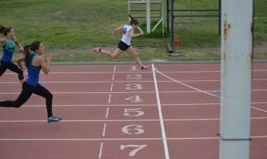 EL ATLETISMO DE PISTA Y CAMPO PONE PRIMERA EN VILLA MERCEDES