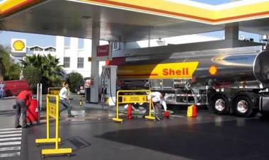 TARIFAZO EN COMBUSTIBLE: A LAS SUBAS APLICADAS POR LA PETROLERA ESTATAL YPF, DESDE ESTE MARTES TAMBIÉN AUMENTA SHELL