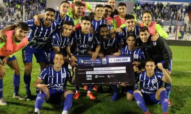 COPA ARGENTINA: EL "TOMBA" ELIMINÓ A HURACÁN Y ESPERA POR RIVER O GIMNASIA DE MENDOZA