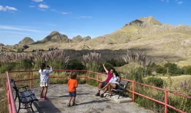 EL FERIADO LARGO DEL 17 DE AGOSTO, CONSIDERADO NO LABORABLE CON FINES TURÍSTICOS