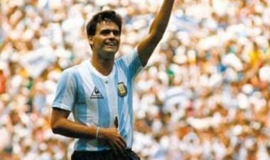 EL FÚTBOL ARGENTINO LLORA AL TATA BROWN, HÉROE DEL MUNDIAL 86
