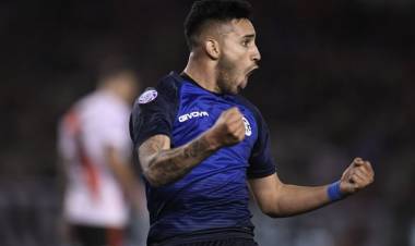 TALLERES SORPRENDIÓ A RIVER EN EL MONUMENTAL