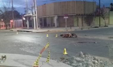 UN MOTOCICLISTA MURIÓ AL CHOCAR CONTRA UN COLECTIVO EN MENDOZA
