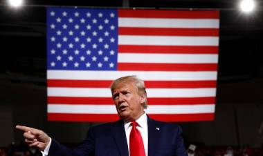 LA CORTE DE EE.UU. DA LUZ VERDE A DONALD TRUMP PARA RECHAZAR EL ASILO A MIGRANTES INDOCUMENTADOS