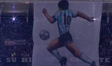 TALLERES LE DIO OTRO CACHETAZO AL GIMNASIA DE MARADONA, EN UN PARTIDO MUY POLÉMICO