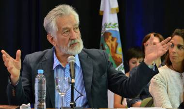 EL GOBERNADOR DE SAN LUIS ANUNCIÓ MEDIDAS CONCRETAS E INMEDIATAS PARA ENFRENTAR LOS DUROS EFECTOS DE LA CRISIS ECONÓMICA NACIONAL
