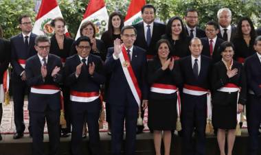 EL PRESIDENTE DE PERÚ YA TIENE NUEVO GABINETE, TRES DÍAS DESPUÉS DE DISOLVER CONGRESO