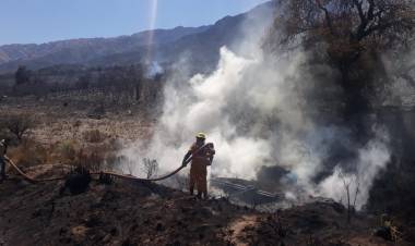 SAN LUIS: EL INCENDIO EN SIERRAS DE LOS COMECHINGONES AFECTÓ UN ÁREA DE 1.100 HECTÁREAS