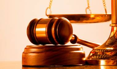 CASO INÉDITO EN SAN JUAN: JUEZ AUTORIZÓ A UN JOVEN TRANS A QUITARSE LAS MAMAS