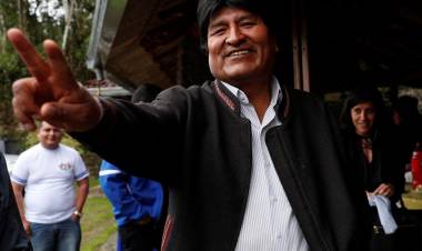 LOS COMICIOS DEL DOMINGO: EVO MORALES BUSCA UNA NUEVA REELECCIÓN EN UNA BOLIVIA POLARIZADA