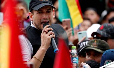 CRISIS EN BOLIVIA: EL LÍDER OPOSITOR LUIS FERNANDO CAMACHO COQUETEA CON SER CANDIDATO A PRESIDENTE EN LAS NUEVAS ELECCIONES