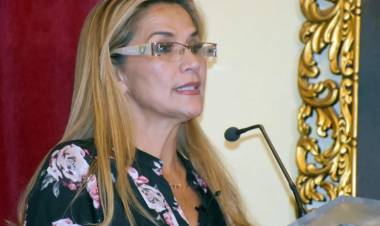 CRISIS EN BOLIVIA: JEANINE ÁÑEZ ANULÓ EL DECRETO QUE DABA INMUNIDAD PENAL A LOS MILITARES