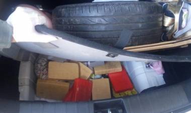 DETIENEN AL EX CÓNSUL DE BOLIVIA EN SALTA POR TRANSPORTAR COCAÍNA