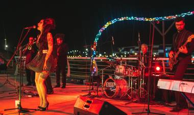 VILLA MERCEDES: CON LOS GRANDES ÉXITOS DE AMY WINEHOUSE, CHERRY ABRIÓ LAS NOCHES VERANIEGAS DE “LA TERRACITA” EN “LA PEDRERA”