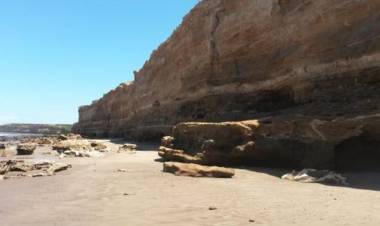 MAR DEL PLATA: LOS GUARDAVIDAS ADVIRTIERON SOBRE POSIBLES DERRUMBES EN ACANTILADOS