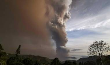 FILIPINAS: EVACUARON A MÁS DE 8.000 PERSONAS POR PELIGRO DE ERUPCIÓN DEL VOLCÁN TAAL