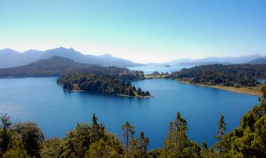 NEUQUÉN: PESCABAN EN EL LAGO NAHUEL HUAPI Y APARECIÓ UNA EXTRAÑA CRIATURA