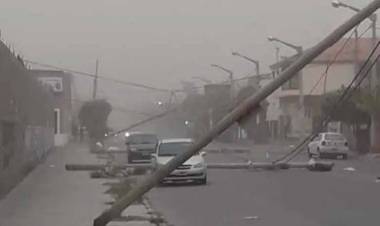 CHUBUT: UN FUERTE TEMPORAL DE VIENTO E INCENDIOS CAUSÓ DESTROZOS EN PUERTO MADRYN
