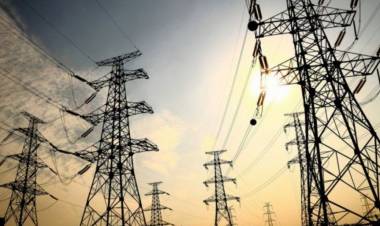 PARA AHORRAR UNOS U$S 300 MILLONES, EL GOBIERNO NACIONAL RECORTARÁ Y PESIFICARÁ EL PAGO A GENERADORAS DE ELECTRICIDAD