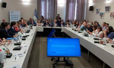RECIBEN A LOS GREMIOS EN LA PARITARIA NACIONAL DOCENTE Y DEFINEN AUMENTO SALARIAL