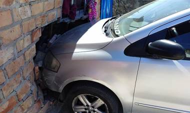 BUENOS AIRES: APRENDÍA A MANEJAR, ATROPELLÓ A SUS HIJOS Y MATÓ A SU HIJA