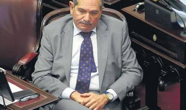 TUCUMÁN: EL SENADOR ALPEROVICH, ACUSADO DE ABUSO, PIDIÓ EXTENDER SU LICENCIA POR NOVENTA DÍAS