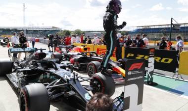 HAMILTON SE QUEDÓ CON LA POLE Y EL RÉCORD PARA EL GP DE GRAN BRETAÑA, CONTINÚA EL DOMINIO DE MERCEDES EN LA FÓRMULA 1