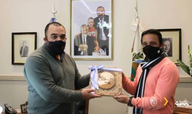 EN LA MUNICIPALIDAD DE VILLA MERCEDES, FRONTERA RECIBIÓ A TAMAYO