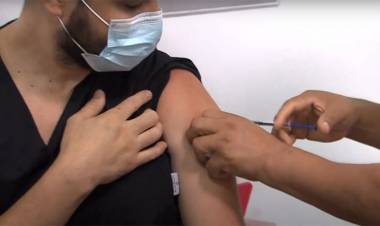 DIO INICIO LA CAMPAÑA DE VACUNACIÓN CONTRA EL CORONAVIRUS EN TODO EL PAÍS