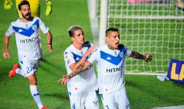 VÉLEZ GANÓ LA FINAL DE LA ZONA COMPLEMENTACIÓN TRAS SUPERAR POR 3 A 1 A ROSARIO CENTRAL