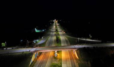 SAN LUIS: RENUEVAN LAS LUMINARIAS LED SOBRE LA AUTOPISTA DESDE VILLA MERCEDES HASTA CÓRDOBA