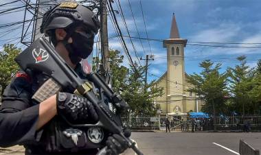 INDONESIA: UN ATAQUE SUICIDA CONTRA UNA CATEDRAL TRAS LA MISA DE RAMOS, DEJÓ 14 HERIDOS