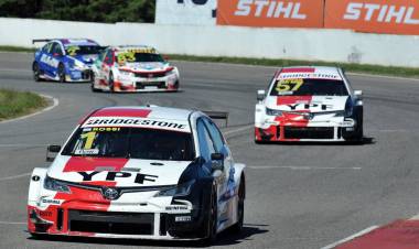 MATÍAS ROSSI SE IMPUSO EN EL SÚPER TC2000 EN ALTA GRACIA